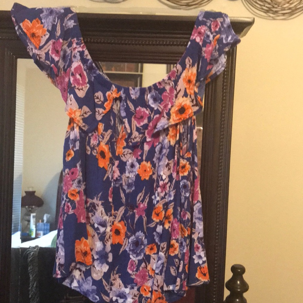 Sleeveless top size XL Royal blue floral print